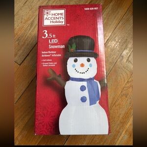 Home Accents Holiday 3.5 ft LED Snowman Airblown Inflatable Christmas Decoration